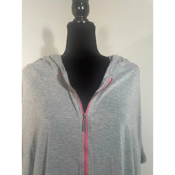 Twiggy London Iconic Hooded Poncho Sweatshirt Gray Size Medium - Picture 2 of 9